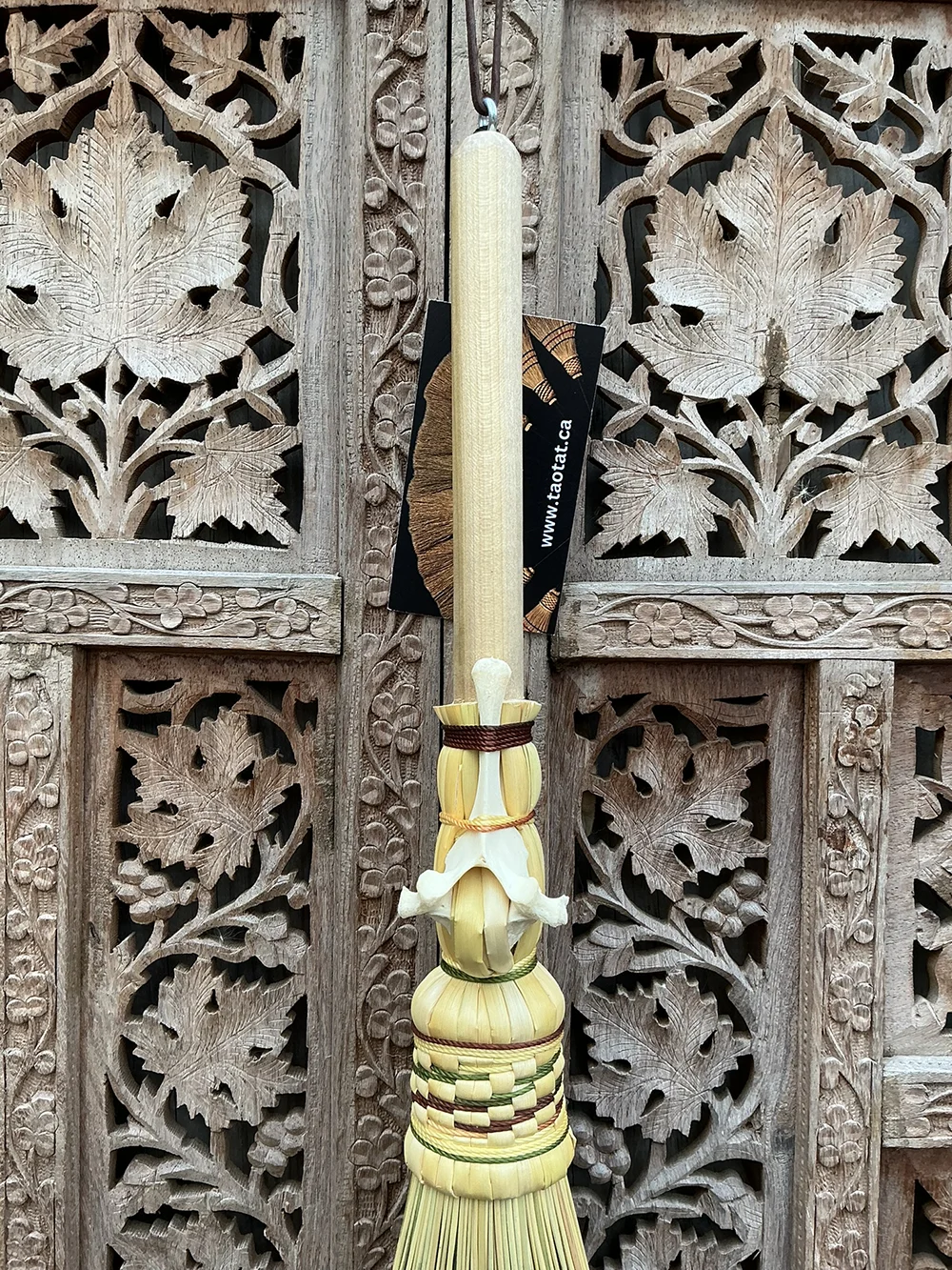 Vertebra Hearth Broom