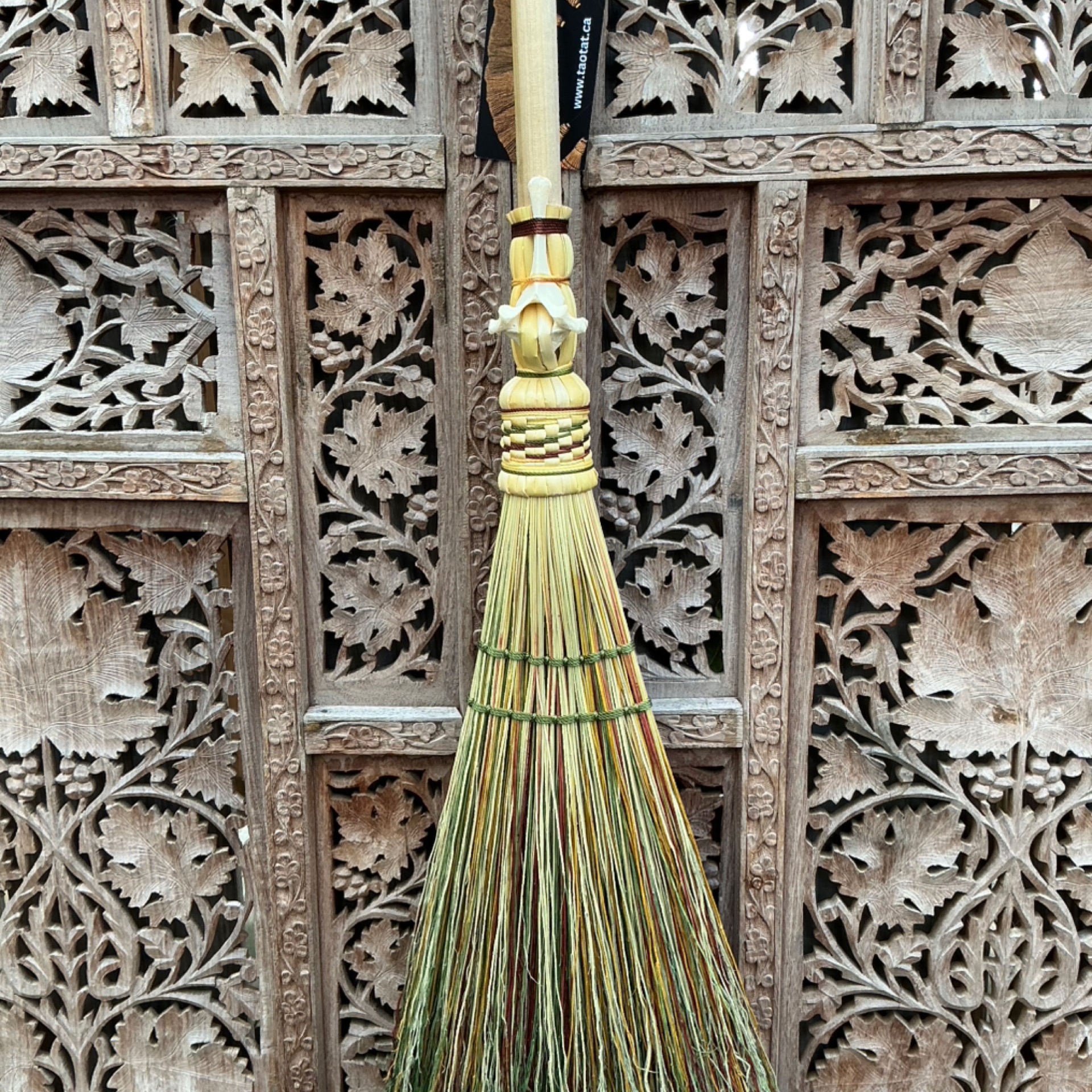 Vertebrae Hearth Broom