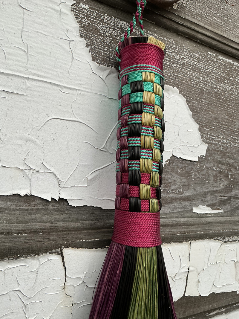 Woven Hurl Oyster Shell Flower Hand Broom - Image 2